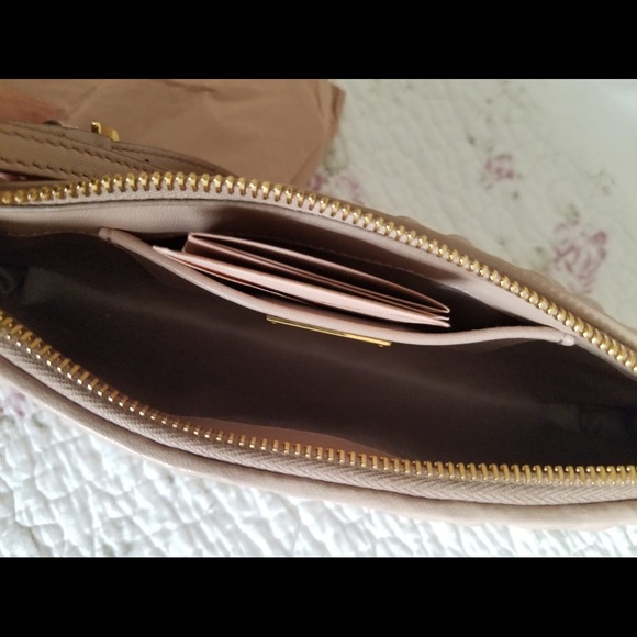 Miu Miu Matelasse Wrislet - Picture 4 of 7